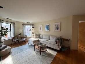 Building Photo - 103 Gainsborough St