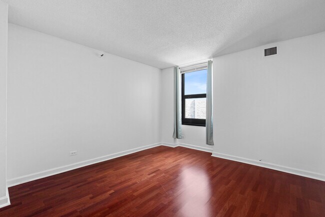 Foto del edificio - 3660 N Lake Shore Dr