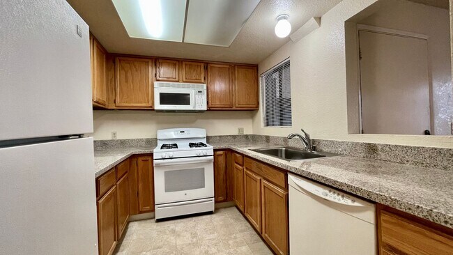 Foto del edificio - Upgraded 2 Bedroom, 2 Bathroom Cedar Creek Condo by Cal Poly
