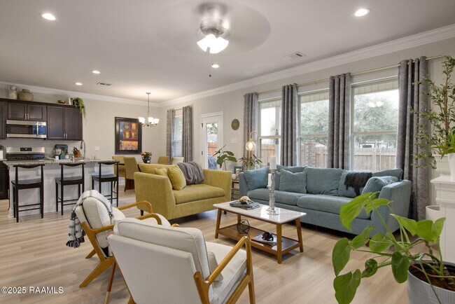 Foto del edificio - 301 Oak Hill Ln