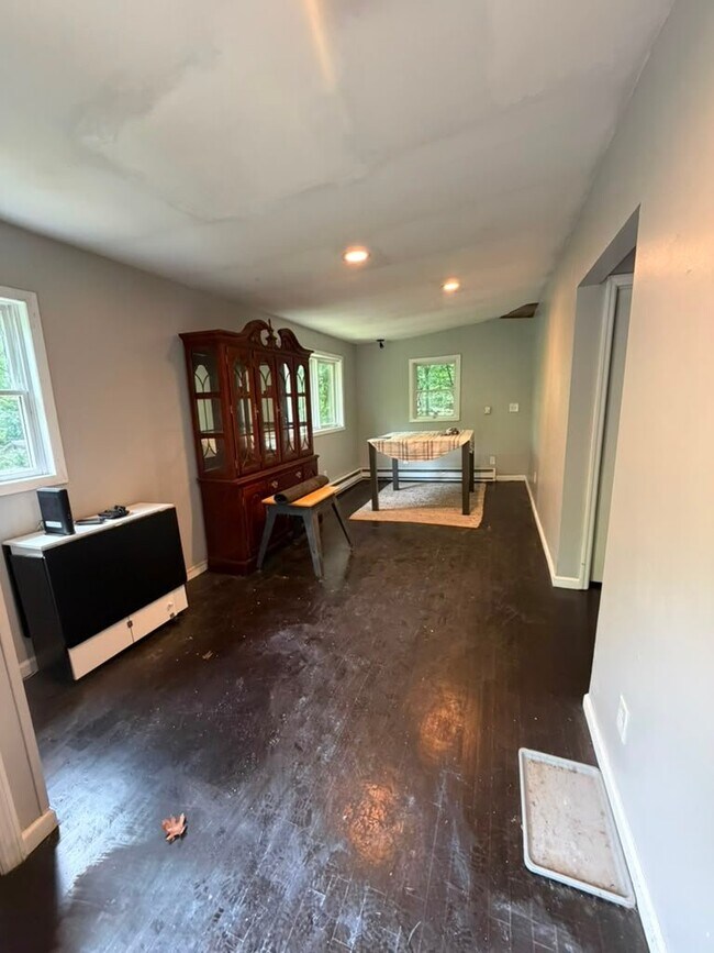 Building Photo - 95 Sylvan Trail