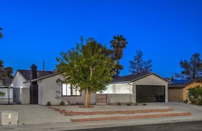 Foto del edificio - 3676 N Braewood Ave