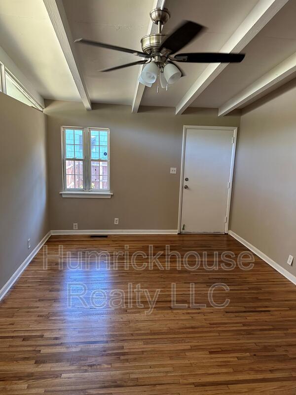 Foto del edificio - 5129 S Tryon St