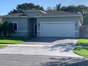 Building Photo - 434 NW 21st Ave