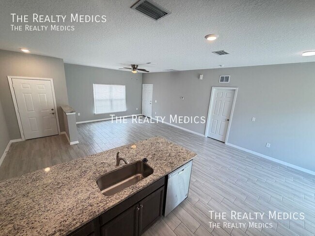 Foto del edificio - 1388 Hazel St NW