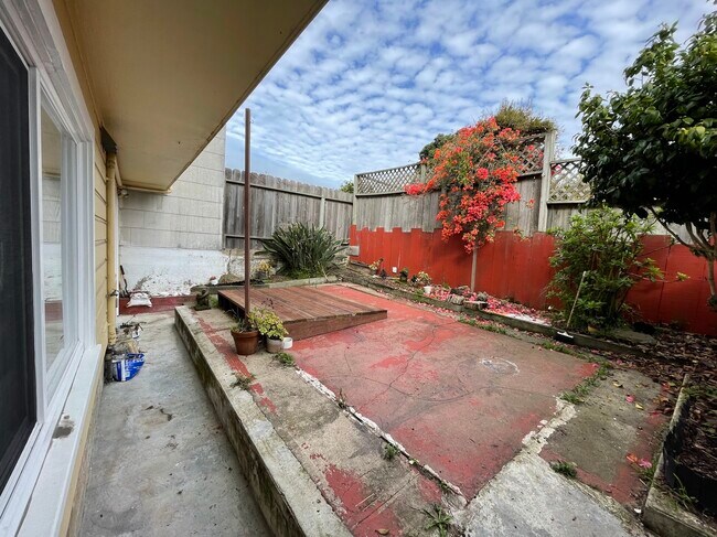 Building Photo - 1782 36th Ave