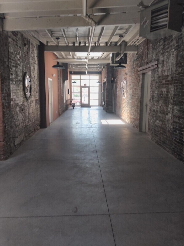 Foto del edificio - 425 N Brady St