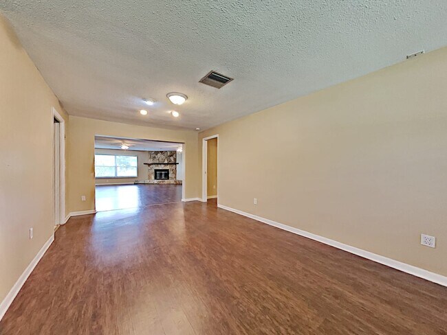 Foto del edificio - 11577 Pine St