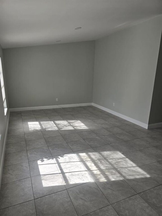 Building Photo - 7919 Burlwood Ln