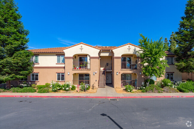 Building Photo - Vineyard Family Apartments