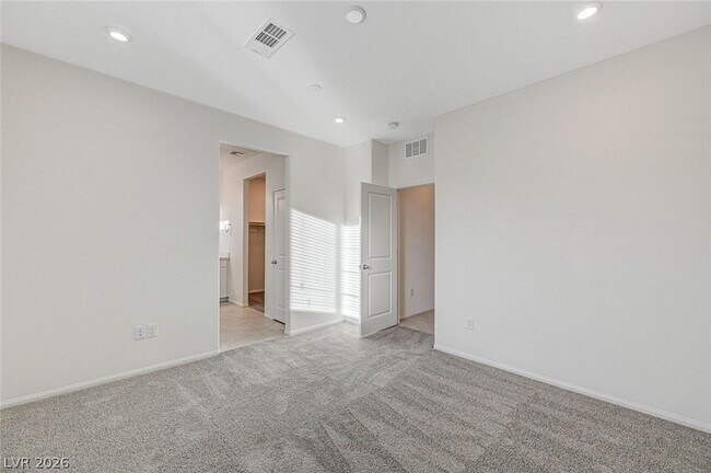 Foto del edificio - 5740 CRENELLATED St