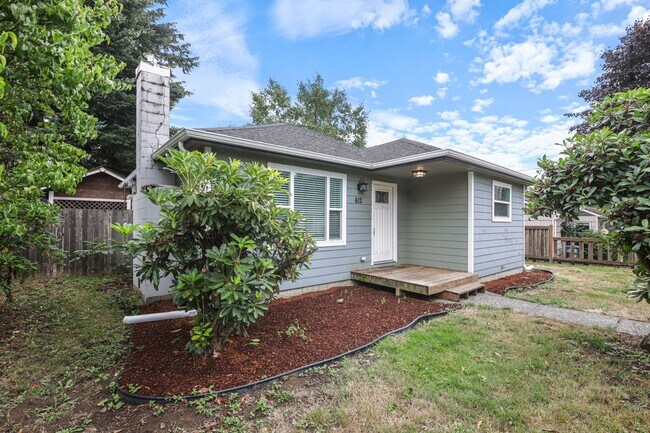 Building Photo - Move in ready now! Tumwater rambler - 2 be...