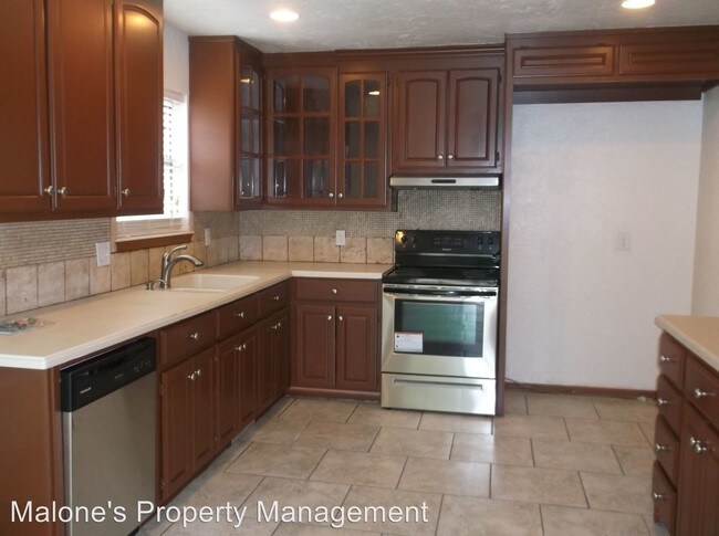 Building Photo - 2424 SW 92nd St