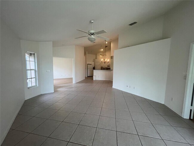 Building Photo - 4396 Fairway Dr