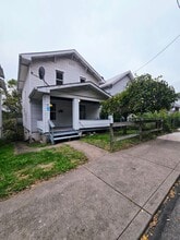 Building Photo - 1715 Woodmont Ave