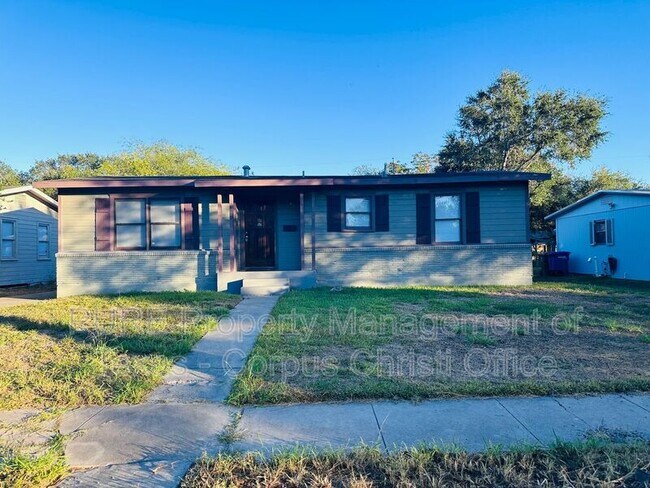 Building Photo - 429 Waverly Dr