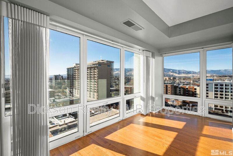 Foto principal - 255 N Sierra St