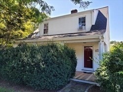 Building Photo - 63 Pond St