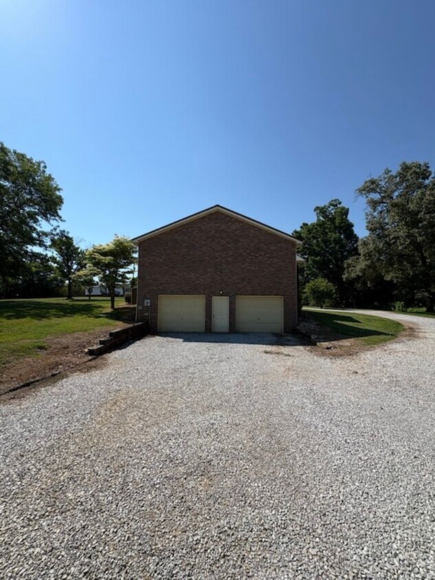 Foto del edificio - 1007 Lowery Loop Rd