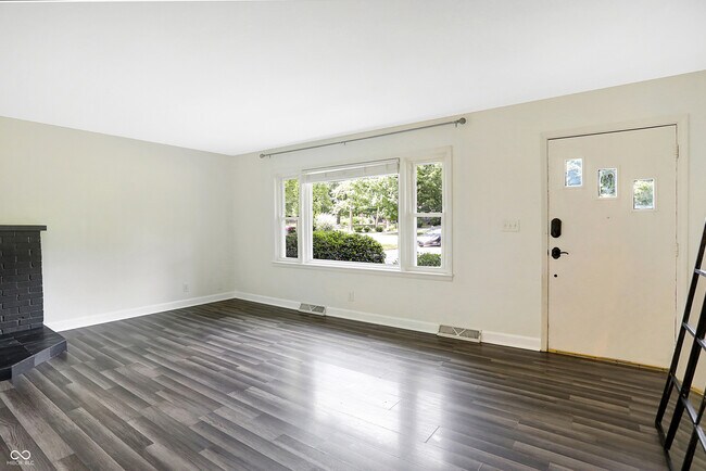 Building Photo - 3315 Beech Dr