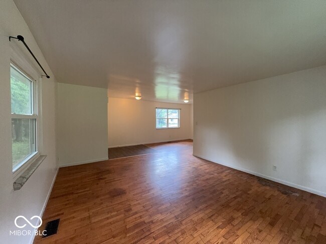 Foto del edificio - 2646 W 60th St