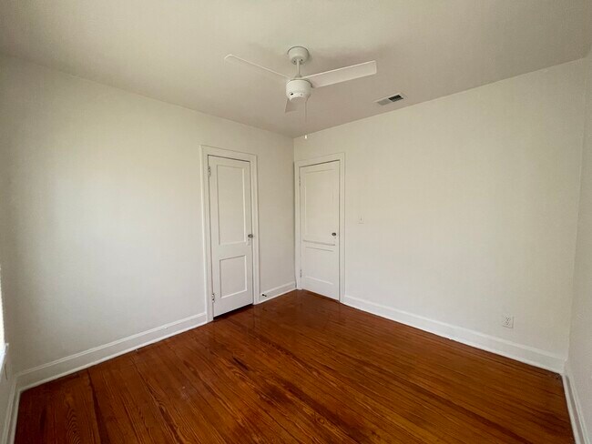 Building Photo - Appleton Home