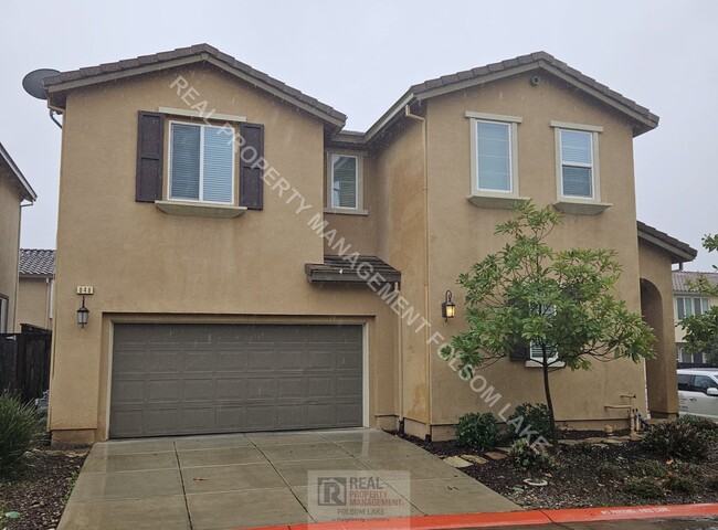 Building Photo - Well maintained 3bd 2.5ba home for rent in...