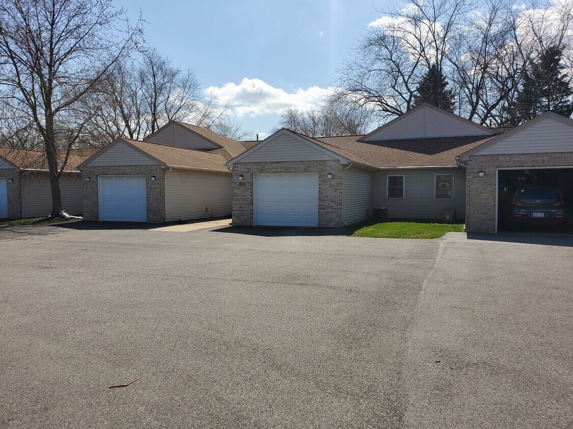 Foto principal - 1341 Lake Charles Ave