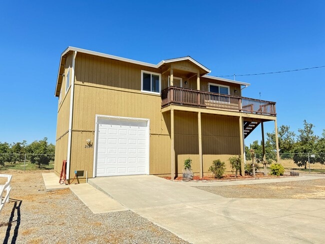 Building Photo - 3 bed/ 2 bath house in country setting