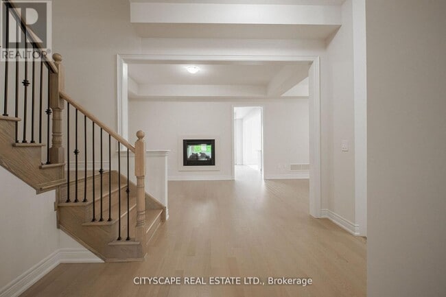 Photo du bâtiment - 2876 Shortreed Gdns