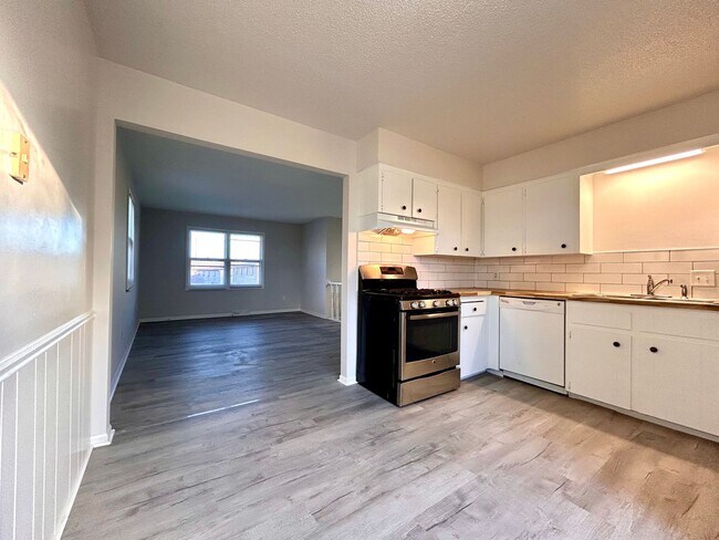 Foto del edificio - 2665/2667 Nolan Avenue NW