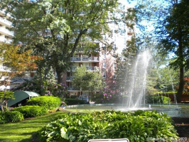 Foto del edificio - 91 Strawberry Hill Ave