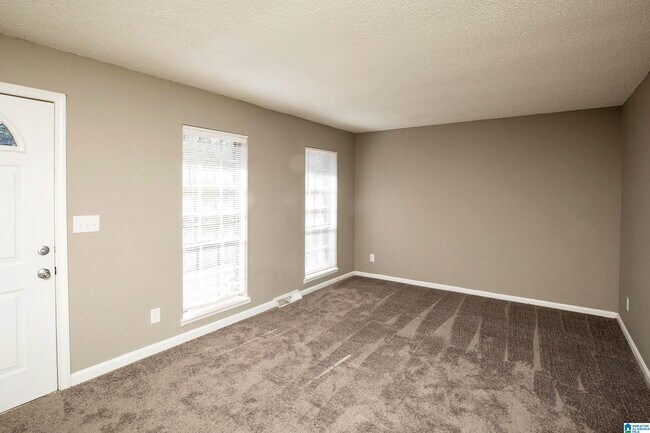Foto del edificio - 5140 Hickory Dr NE