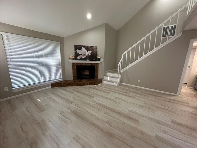 Building Photo - 3100 Walnut Bend Ln