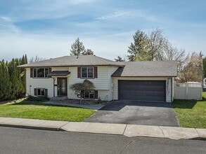 Building Photo - 214 Walker Dr