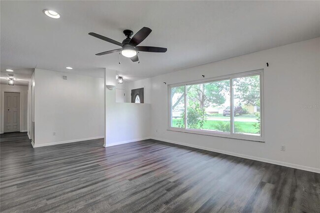 Building Photo - 31021 Park Ridge Dr