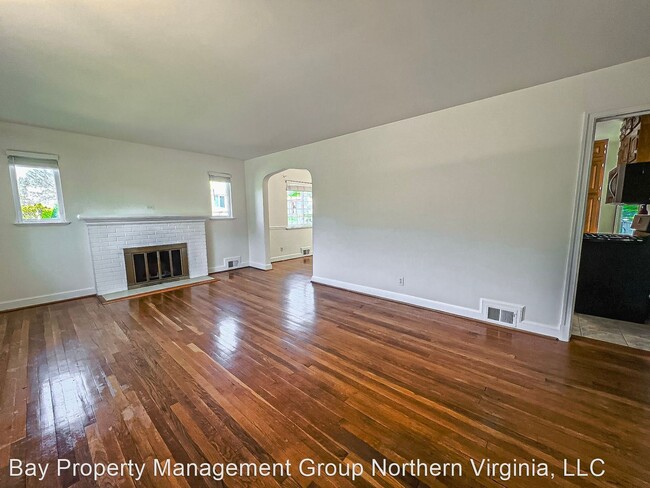 Foto del edificio - 5 br, 2 bath House - 6624 Williamsburg Blvd