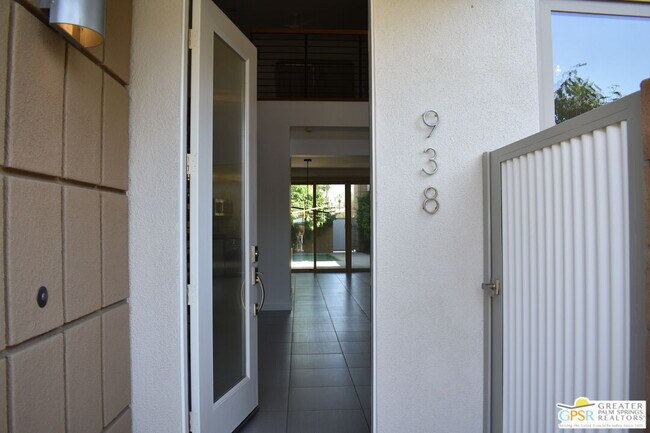 Building Photo - 938 Oceo Cir S