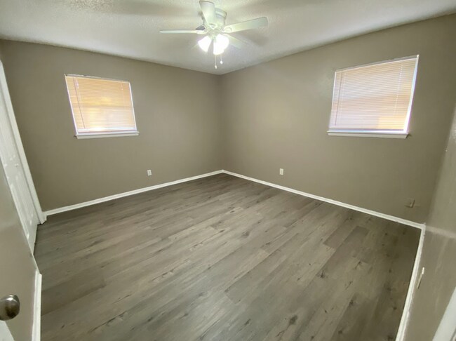 Building Photo - Modern 3 Bedroom Home - Updated in Moore!