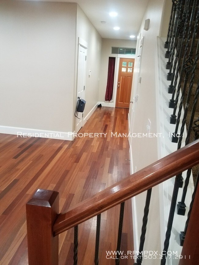 Foto del edificio - 5738 NW Lark Meadow Ter