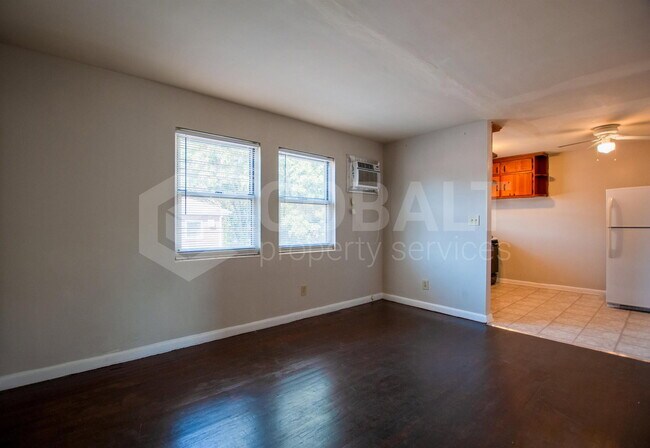 Foto del edificio - 954 St Charles Ave NE