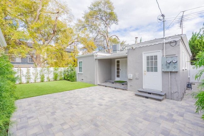 Patio trasero privado - 5025 Kester Ave