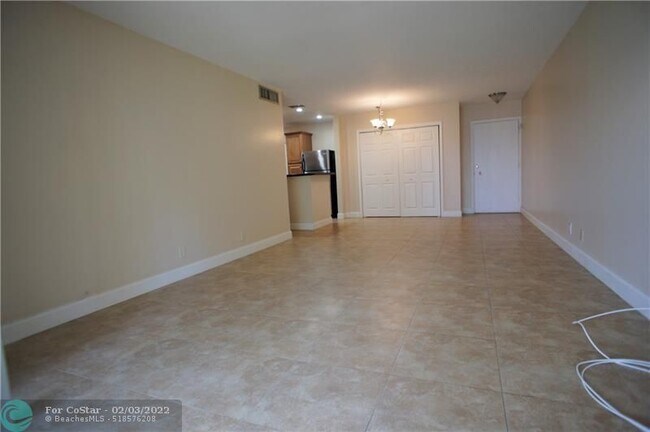 Foto del edificio - 6600 NE 22nd Way