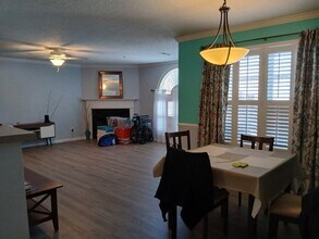 Building Photo - 212 Mill Pond Dr