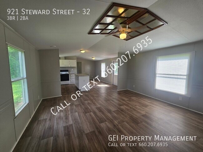 Foto del edificio - 921 Steward St
