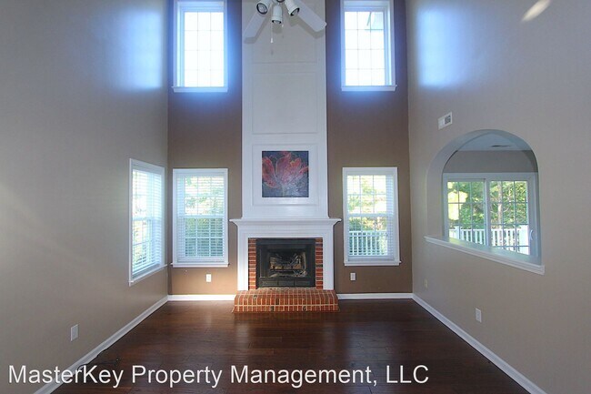 Building Photo - 3 br, 2.5 bath House - 132 Fairford Drive