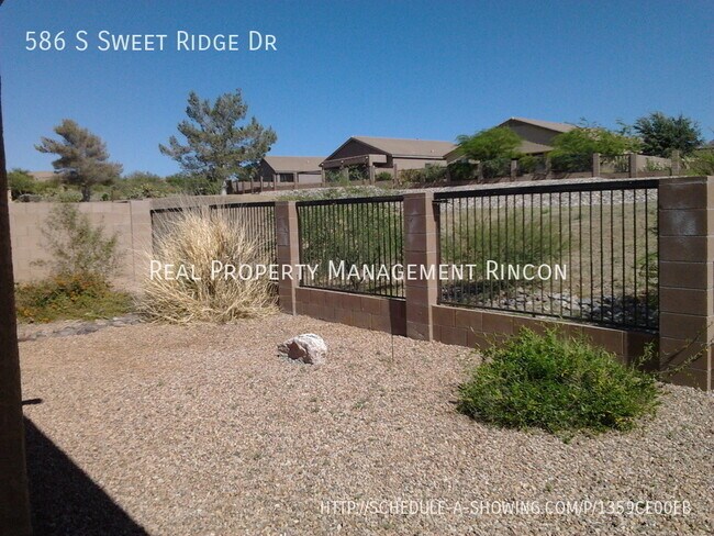 Foto del edificio - 586 S Sweet Ridge Dr