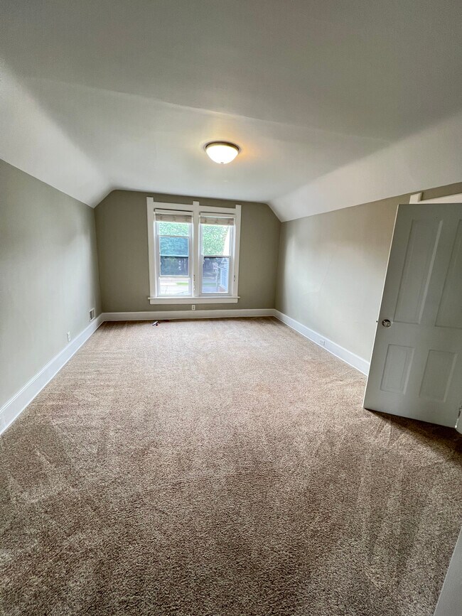 Dormitorio 1 - 2048 S Layton Blvd