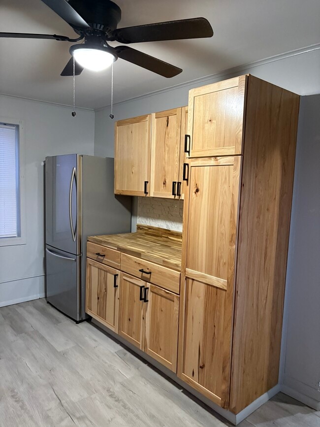 Building Photo - 637 Prangley Ave