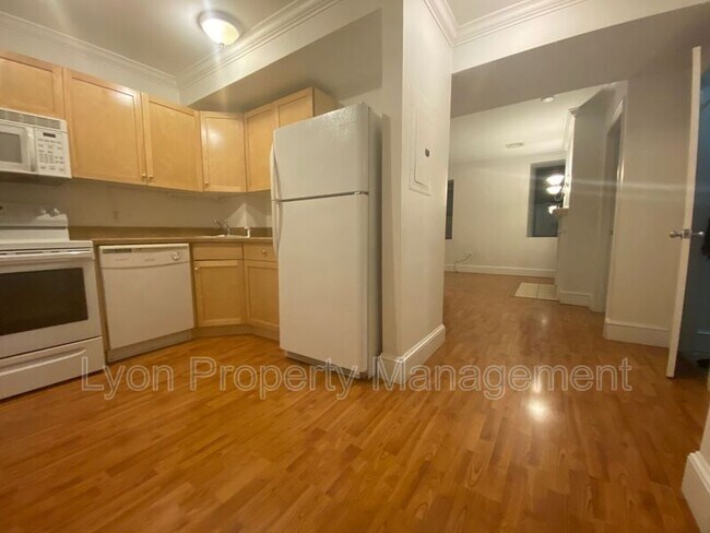 Foto del edificio - 426 Mt Hope St